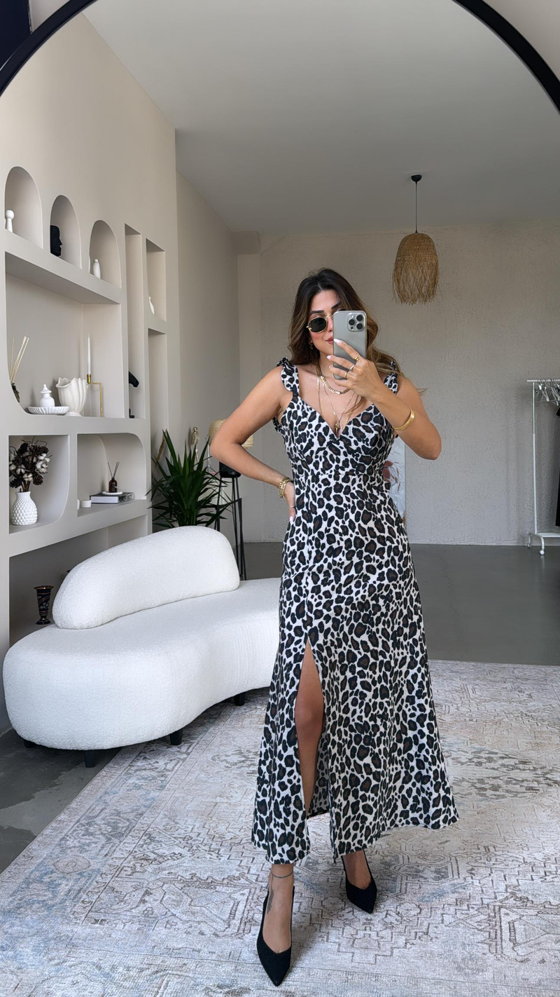 Leopar Yırtmaçlı Kolları Fırfırlı Elbise
