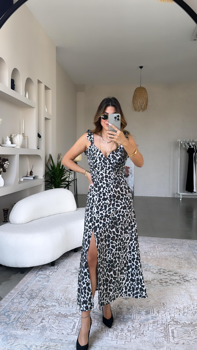Leopar Yırtmaçlı Kolları Fırfırlı Elbise