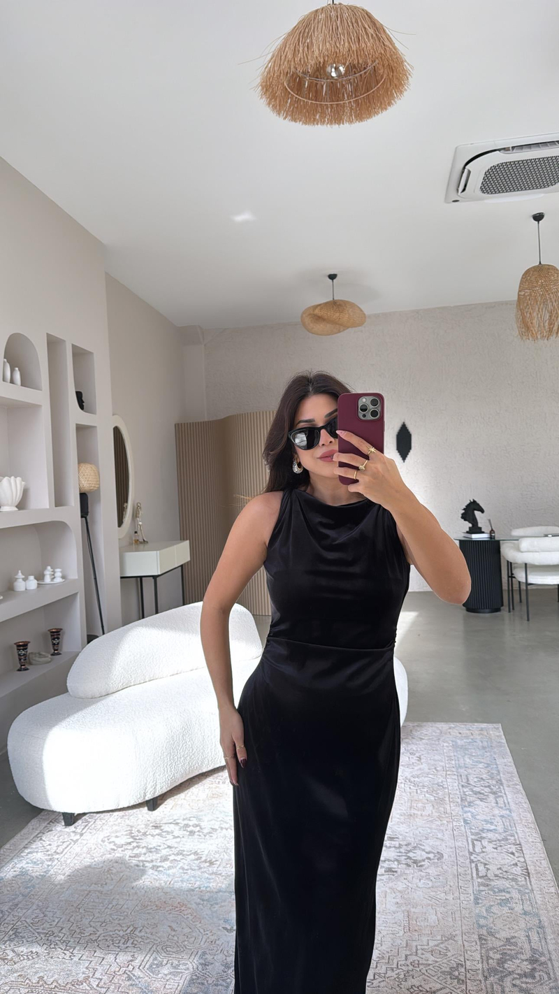 Omzu Düğümlü Siyah Maxi Kadife Elbise