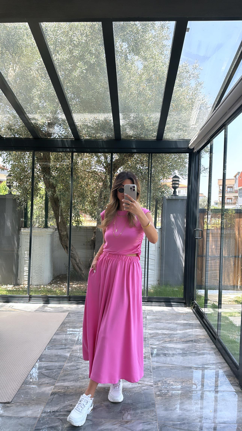 Pembe Etekli Takım