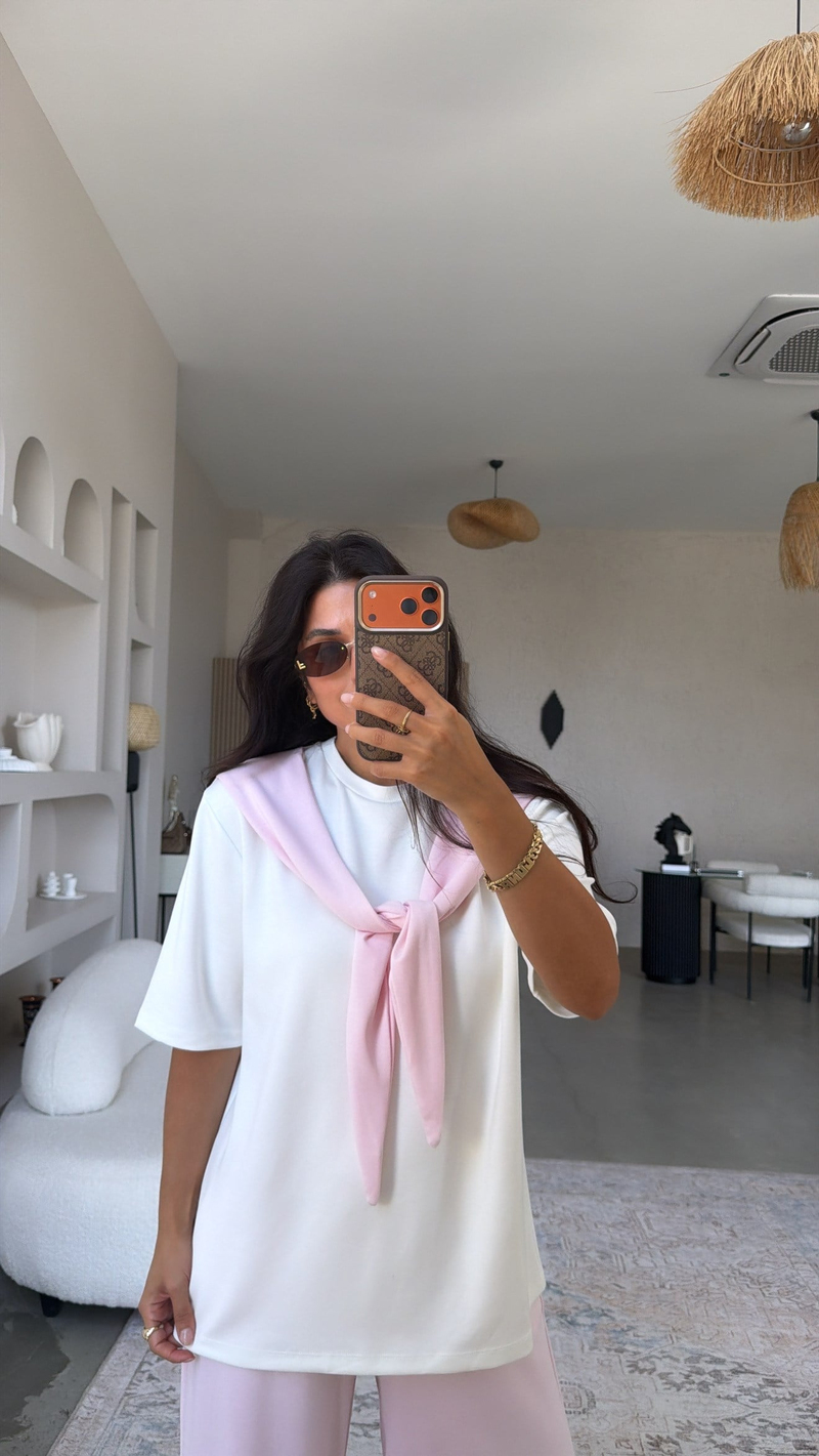 Pembe Fularlı Modal Takım