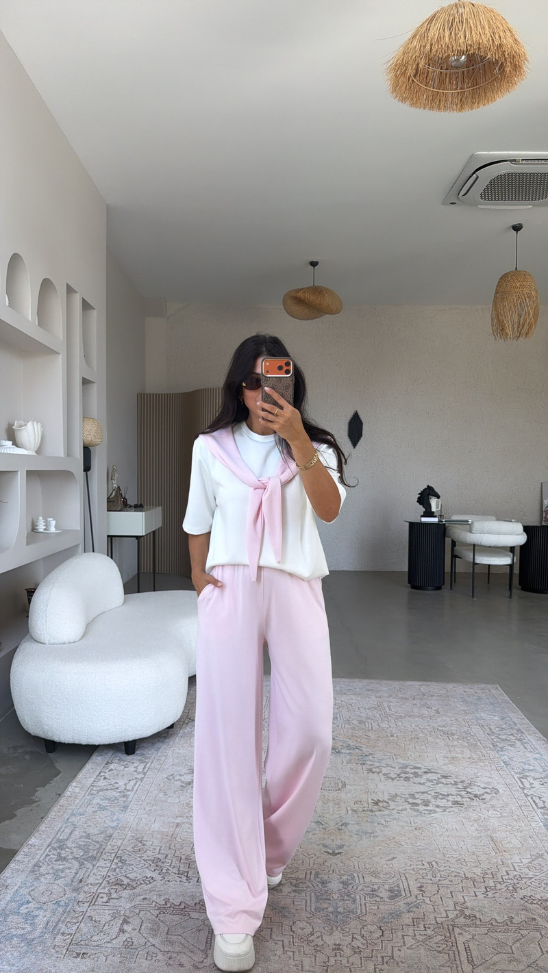 Pembe Fularlı Modal Takım