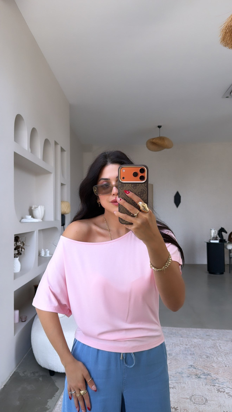 Pembe İnce Omzu Açık Tshirt