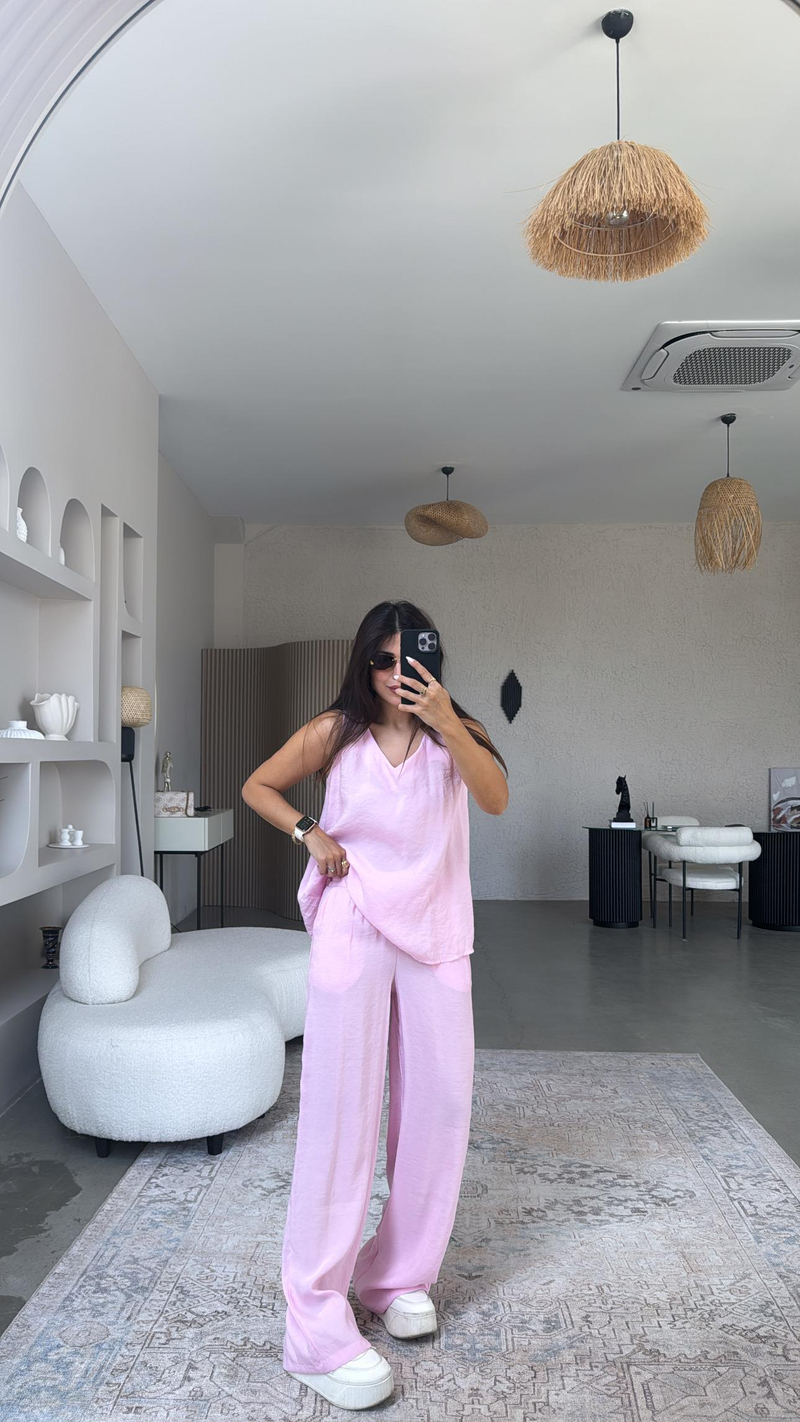 Pembe V Yaka Bol Paça Takım