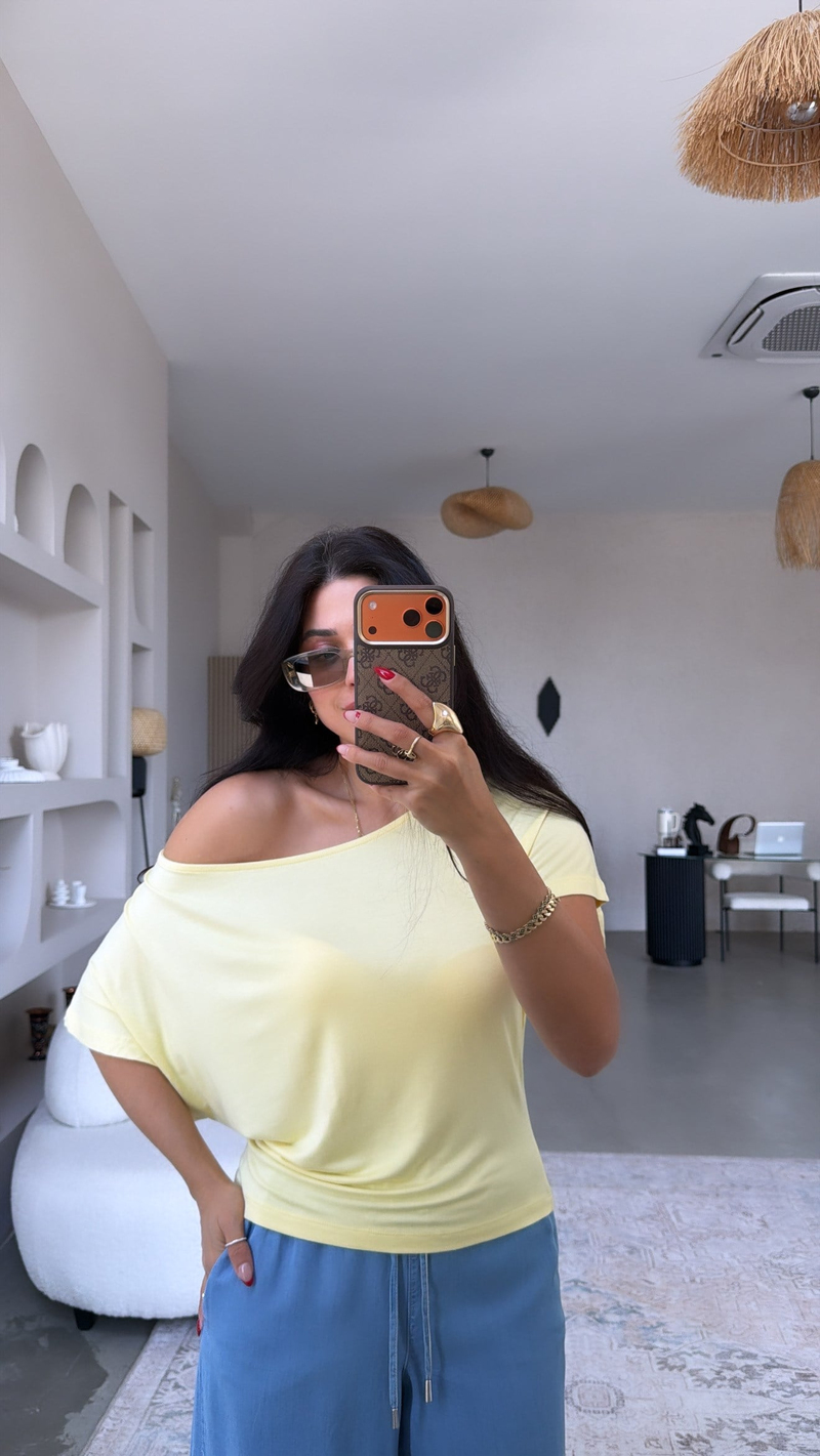 Sarı İnce Omzu Açık Tshirt