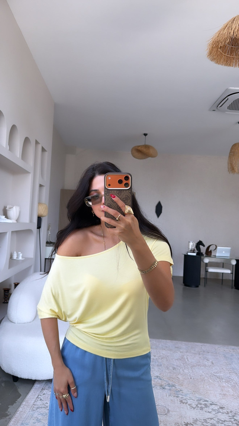 Sarı İnce Omzu Açık Tshirt