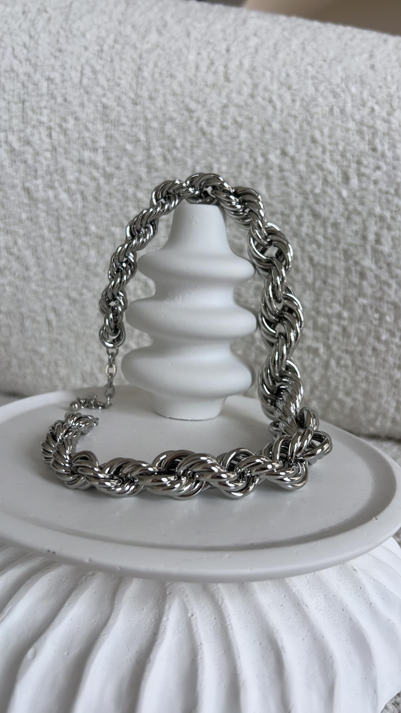 Silver Sarmal Zincir Görünümlü Kolye