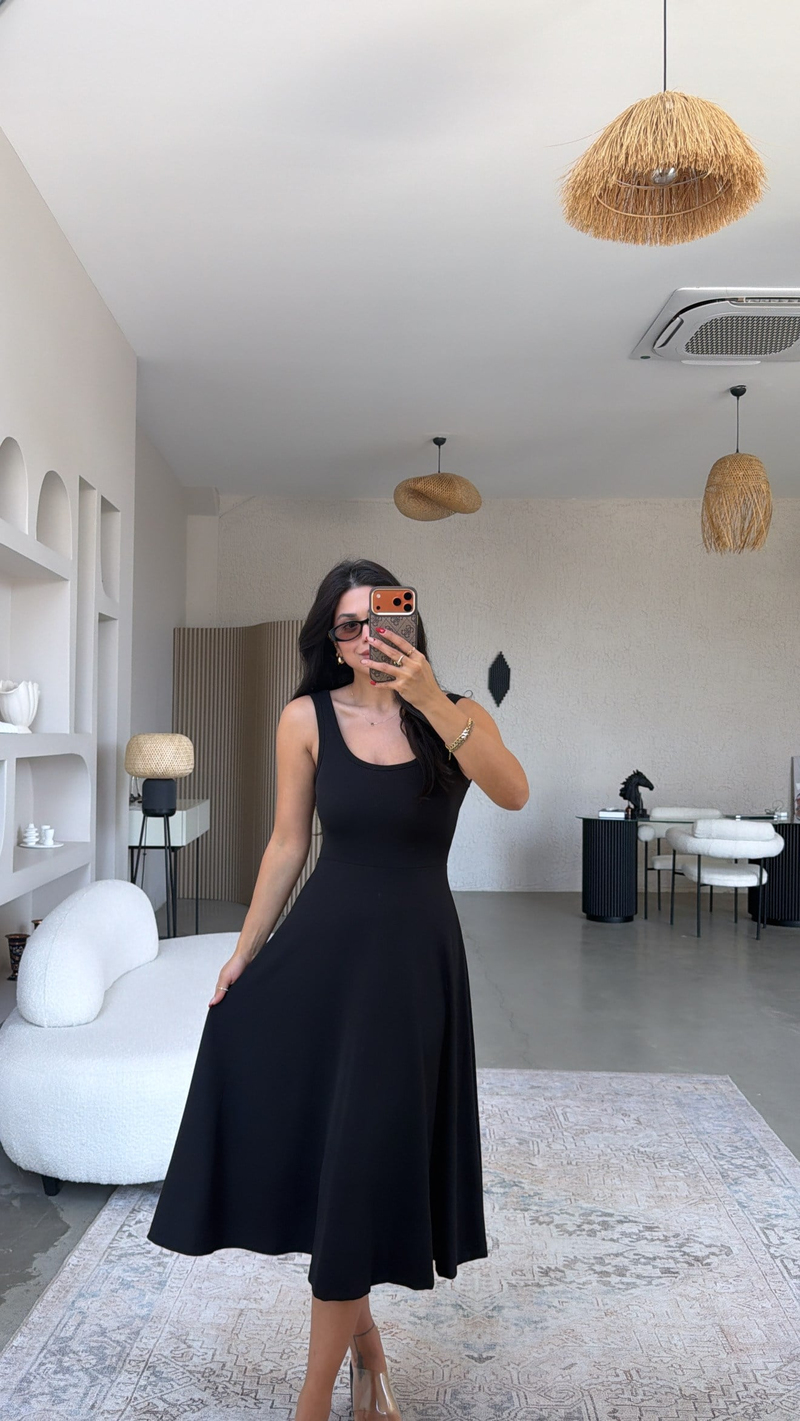 Siyah Askılı Kaşkorse Elbise