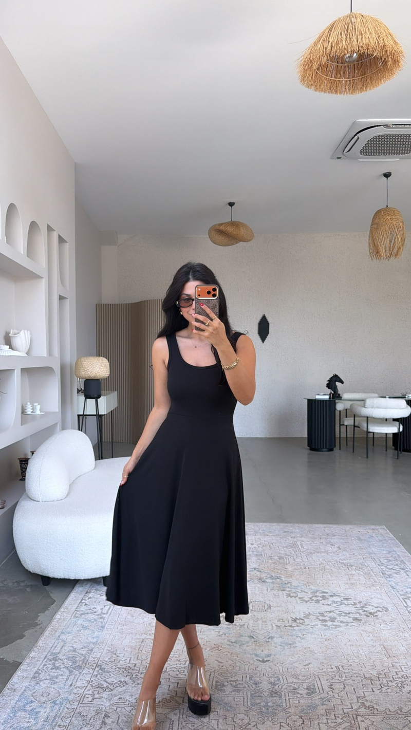 Siyah Askılı Kaşkorse Elbise