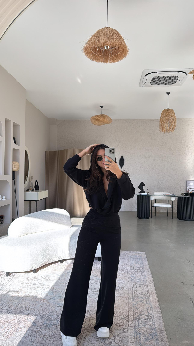 Siyah Beli Detaylı Oys Kruvaze Takım