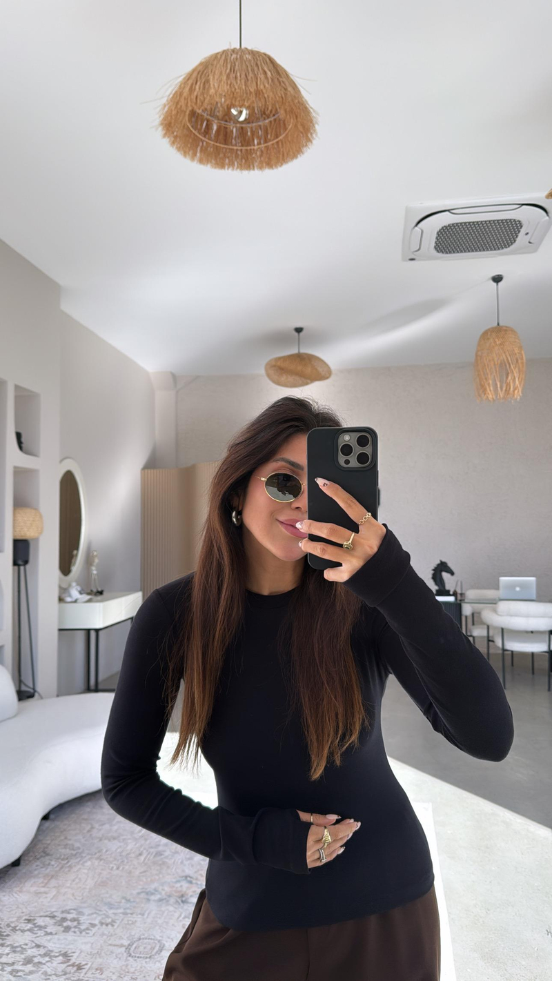Siyah Bisiklet Yaka Parmak Geçme Bluz