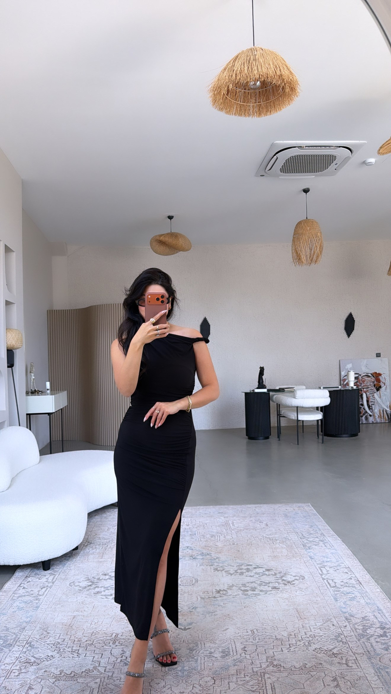 Siyah Burgu Askılı Yırtmaçlı Orijinal Elbise