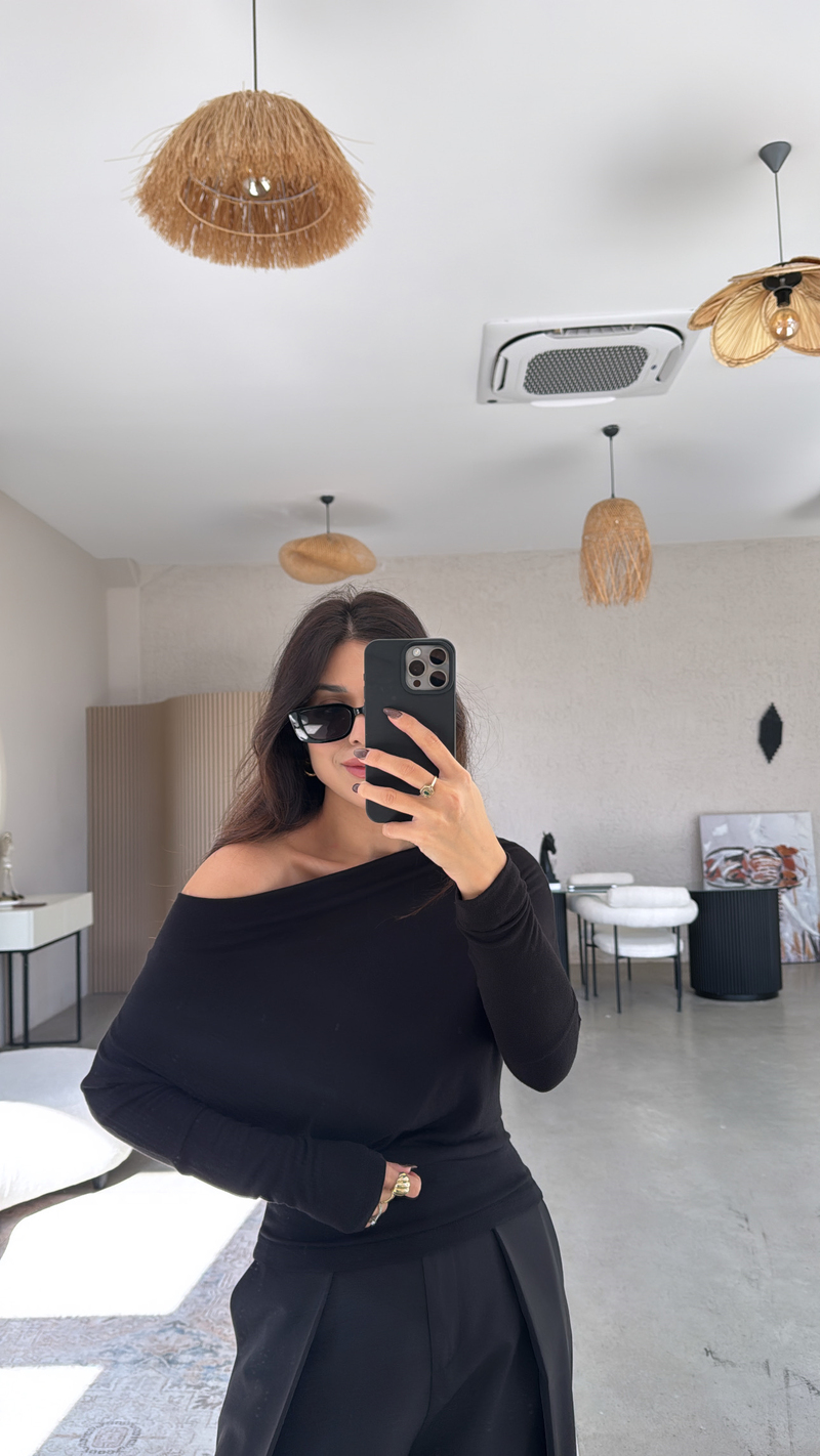 Siyah Buzzy Omzu Açık Bluz