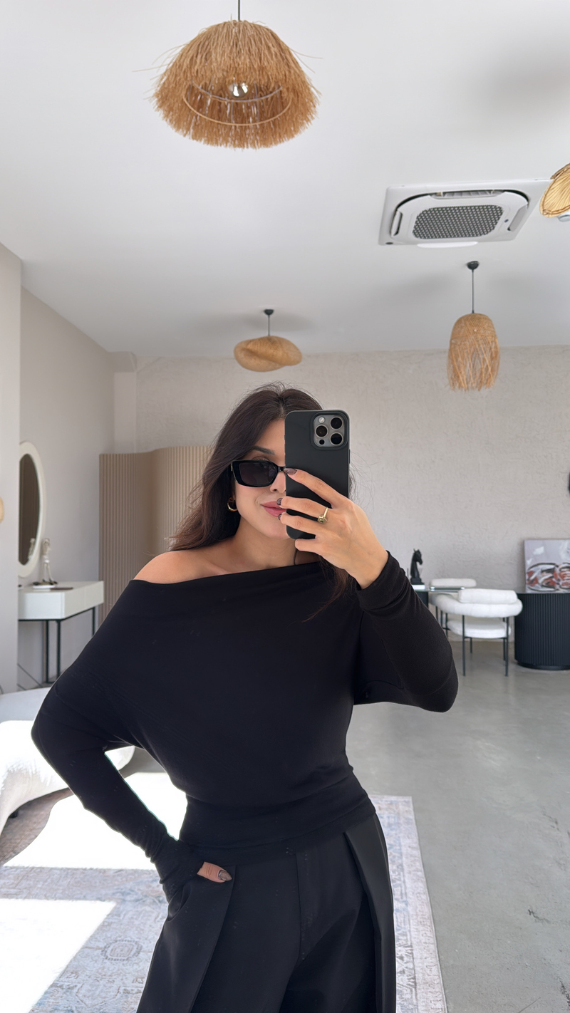 Siyah Buzzy Omzu Açık Bluz