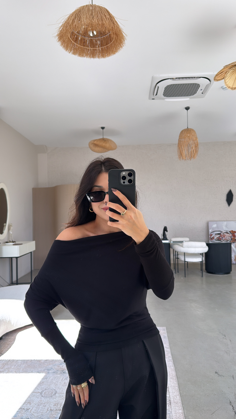 Siyah Buzzy Omzu Açık Bluz