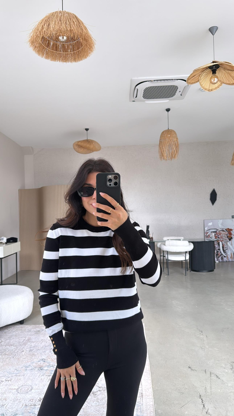 Siyah Çizgili Kolu Detaylı Triko Bluz