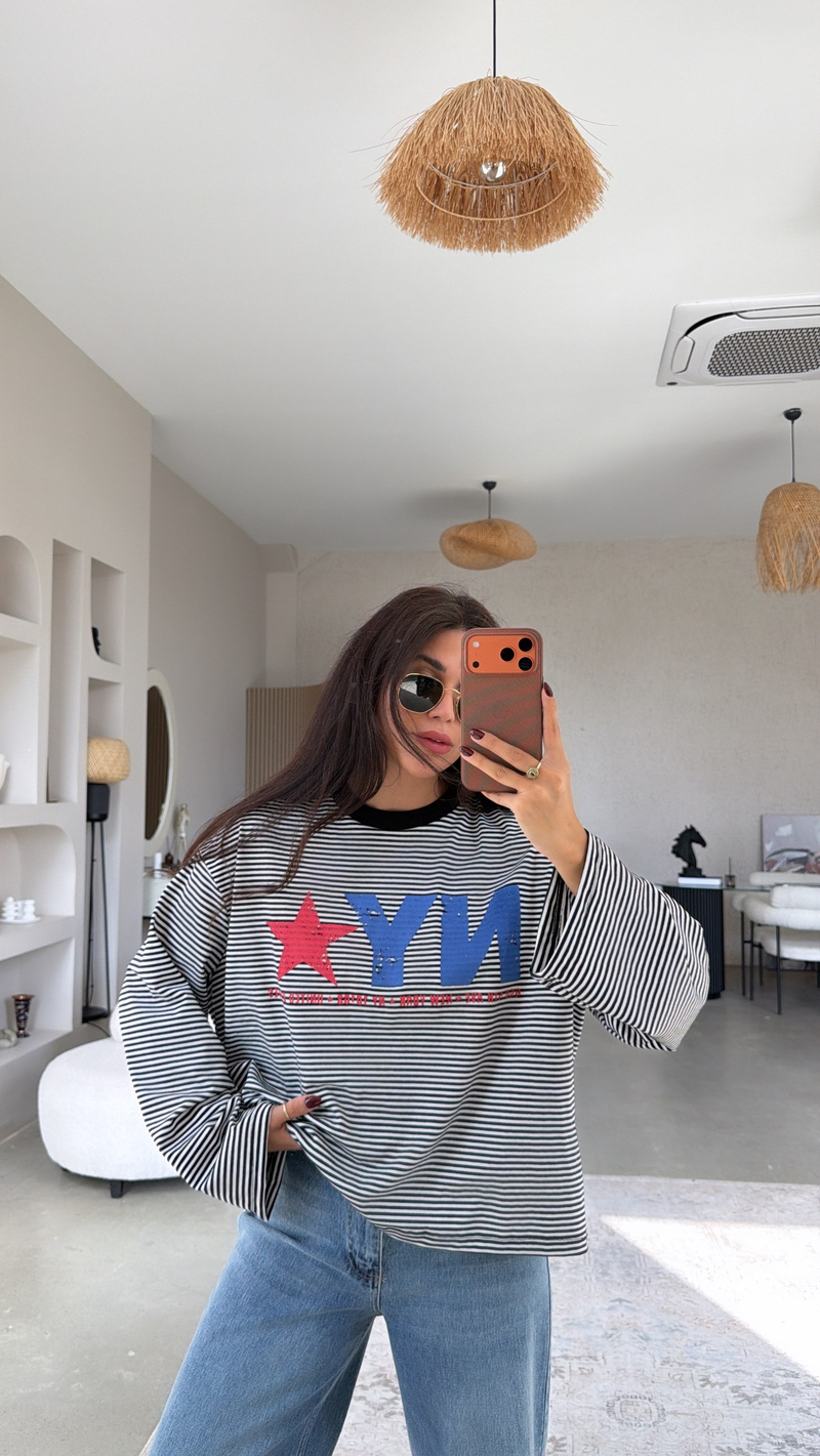 Siyah Çizgili Pamuklu İnce NY Baskılı Basic