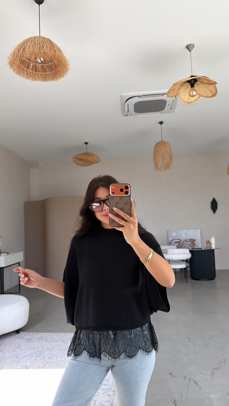 Siyah Dantel Detaylı Şık Triko Bluz