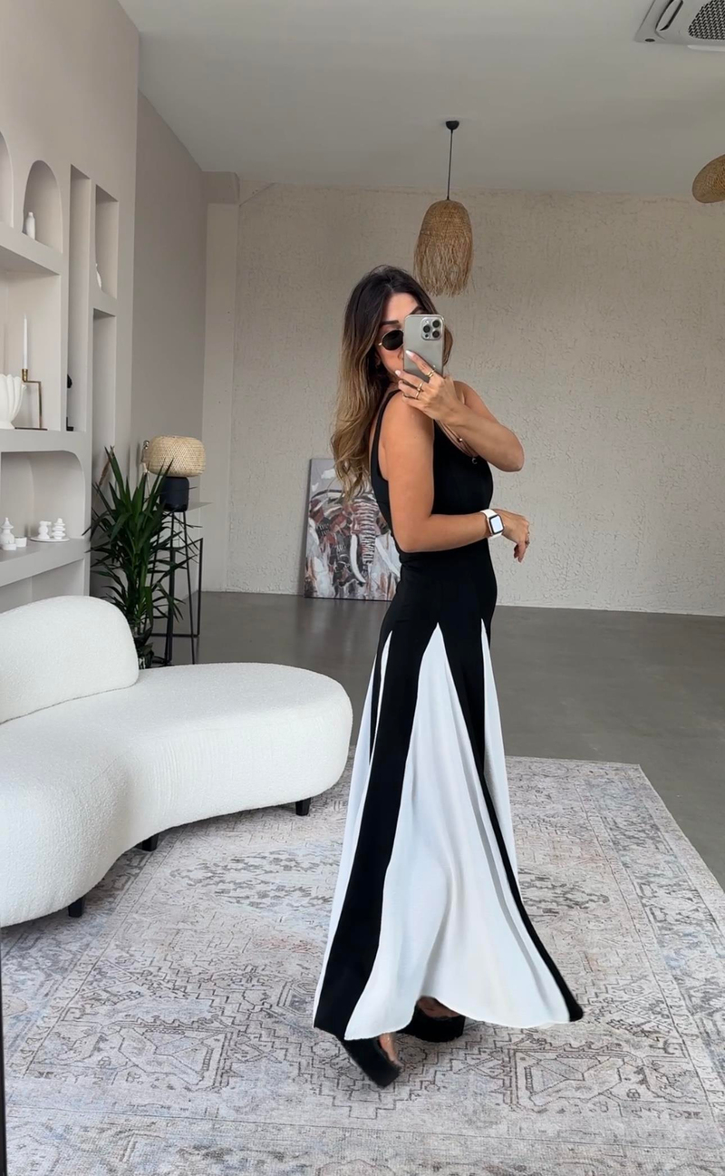 Siyah Dilimli Maxi Boy Elbise
