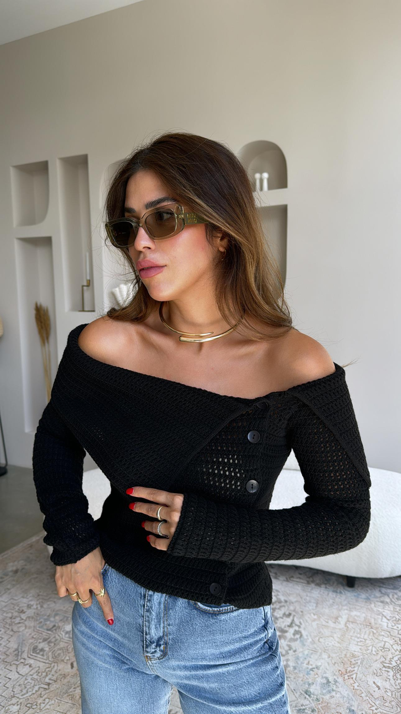 Siyah Düğmeli Madonna Triko