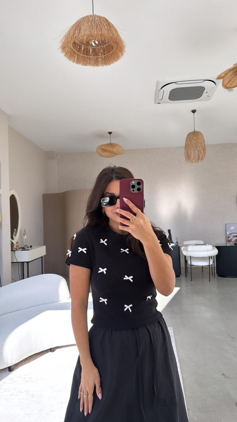 Siyah Fiyonk Detaylı Tshirt