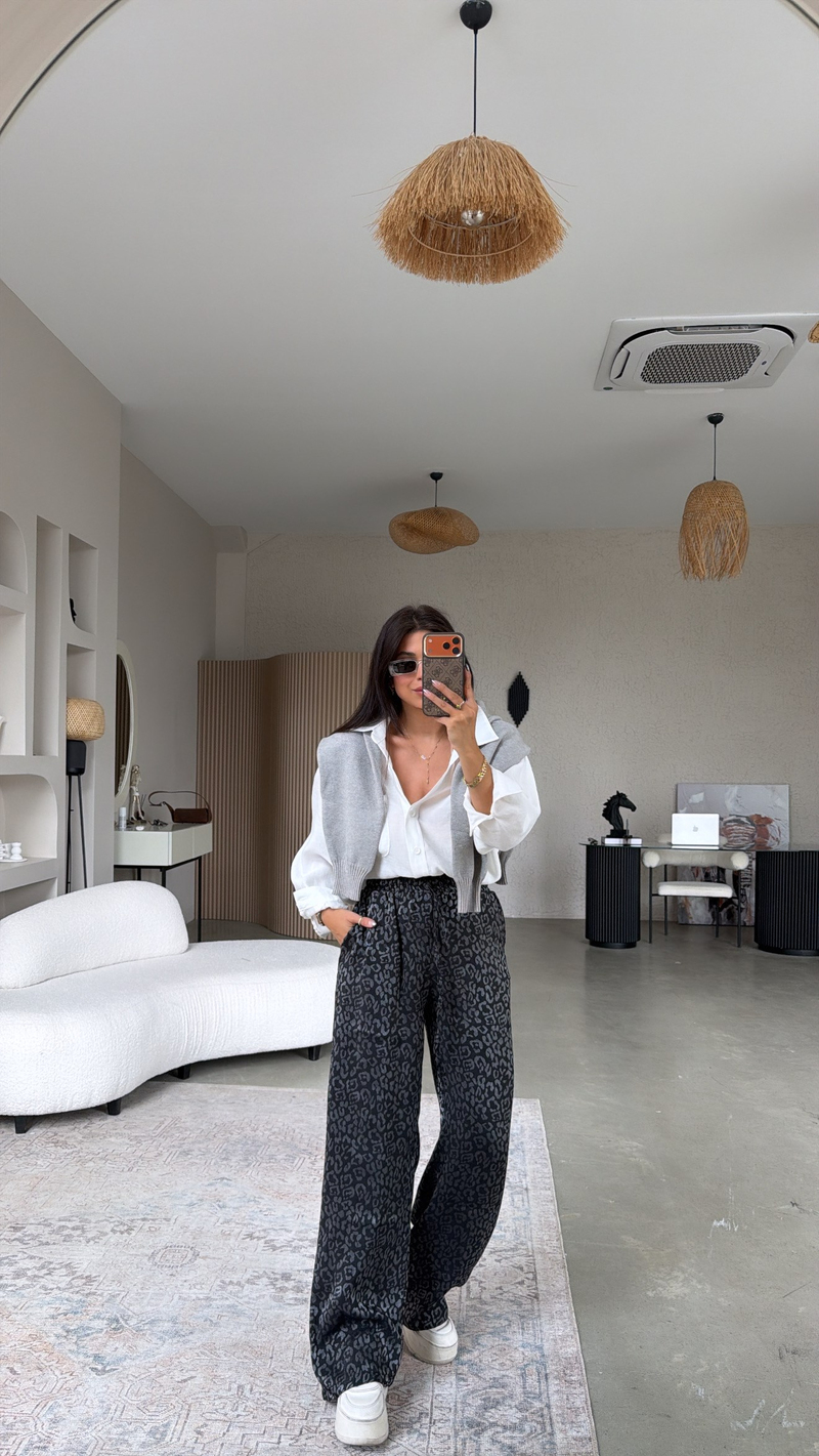 Siyah Jakarlı Leoparlı Pantolon