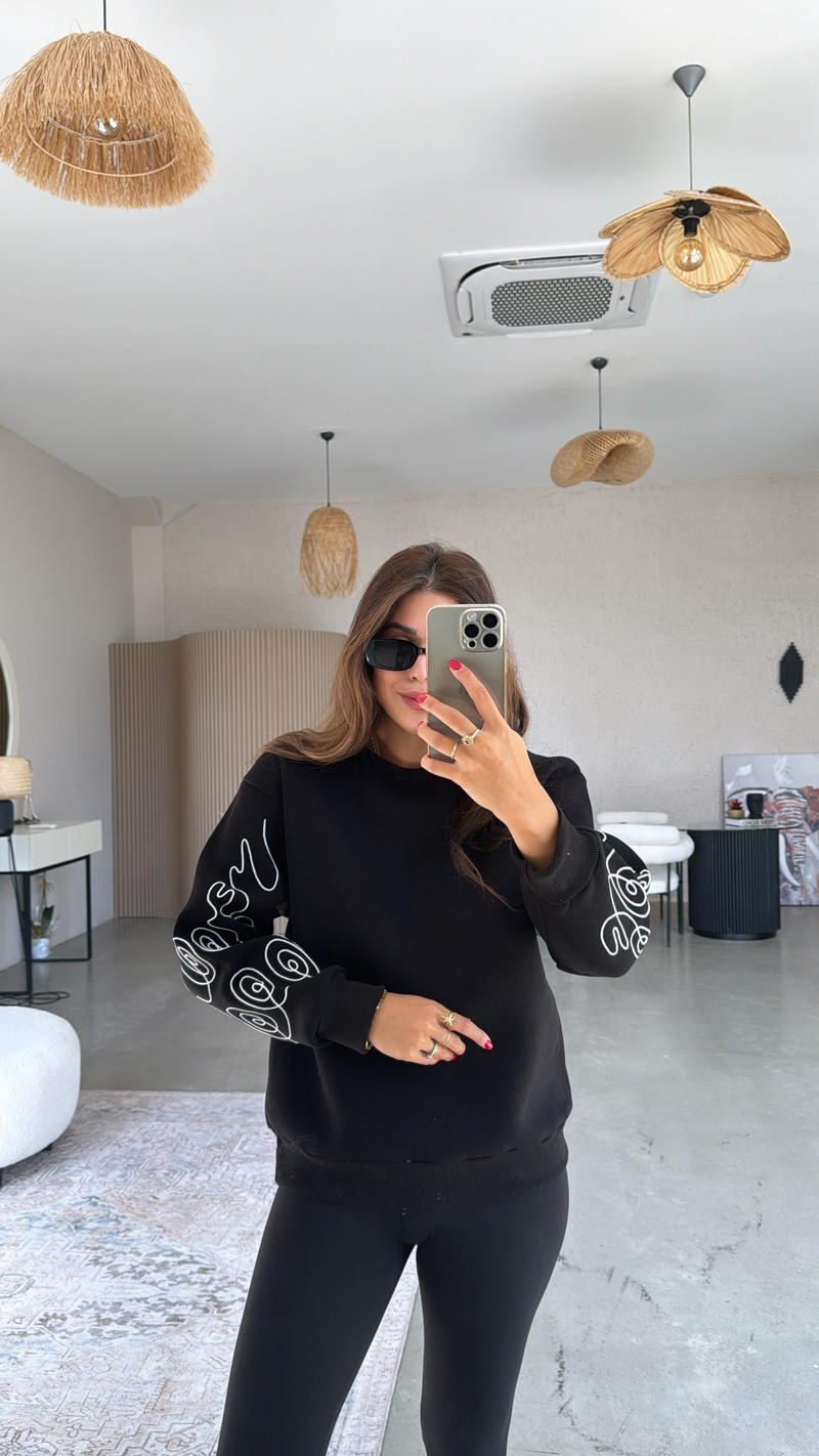 Siyah Kolları Nakışlı Şardonlu Sweatshirt