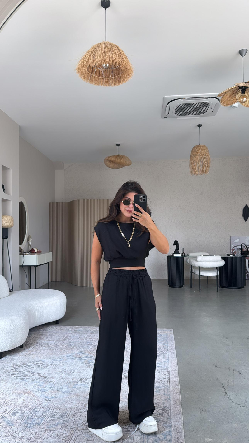 Siyah Kuşak Detaylı Pantolon Bluz Takım