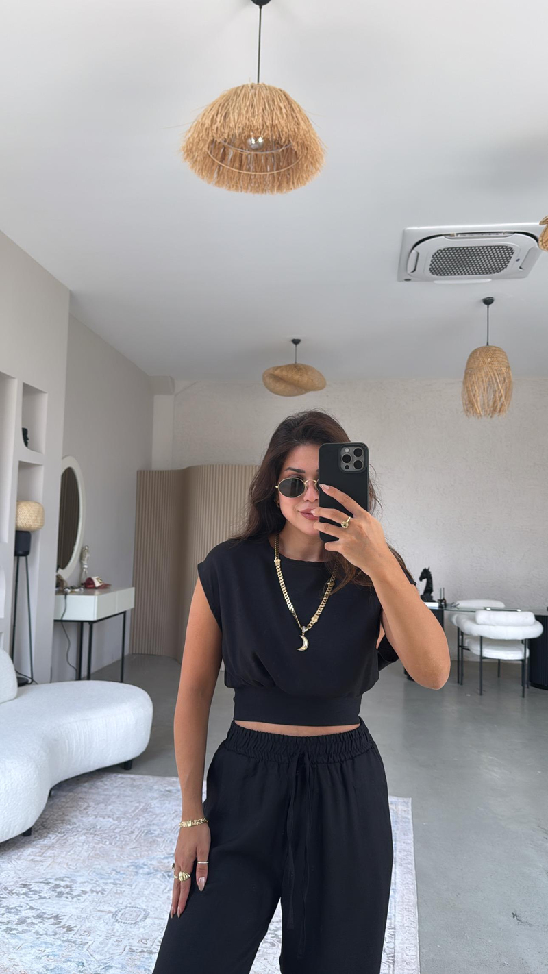 Siyah Kuşak Detaylı Pantolon Bluz Takım