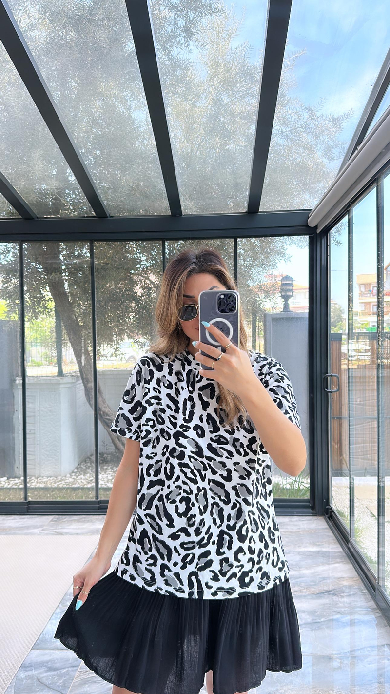 Siyah Leopar Desenli Tshirt