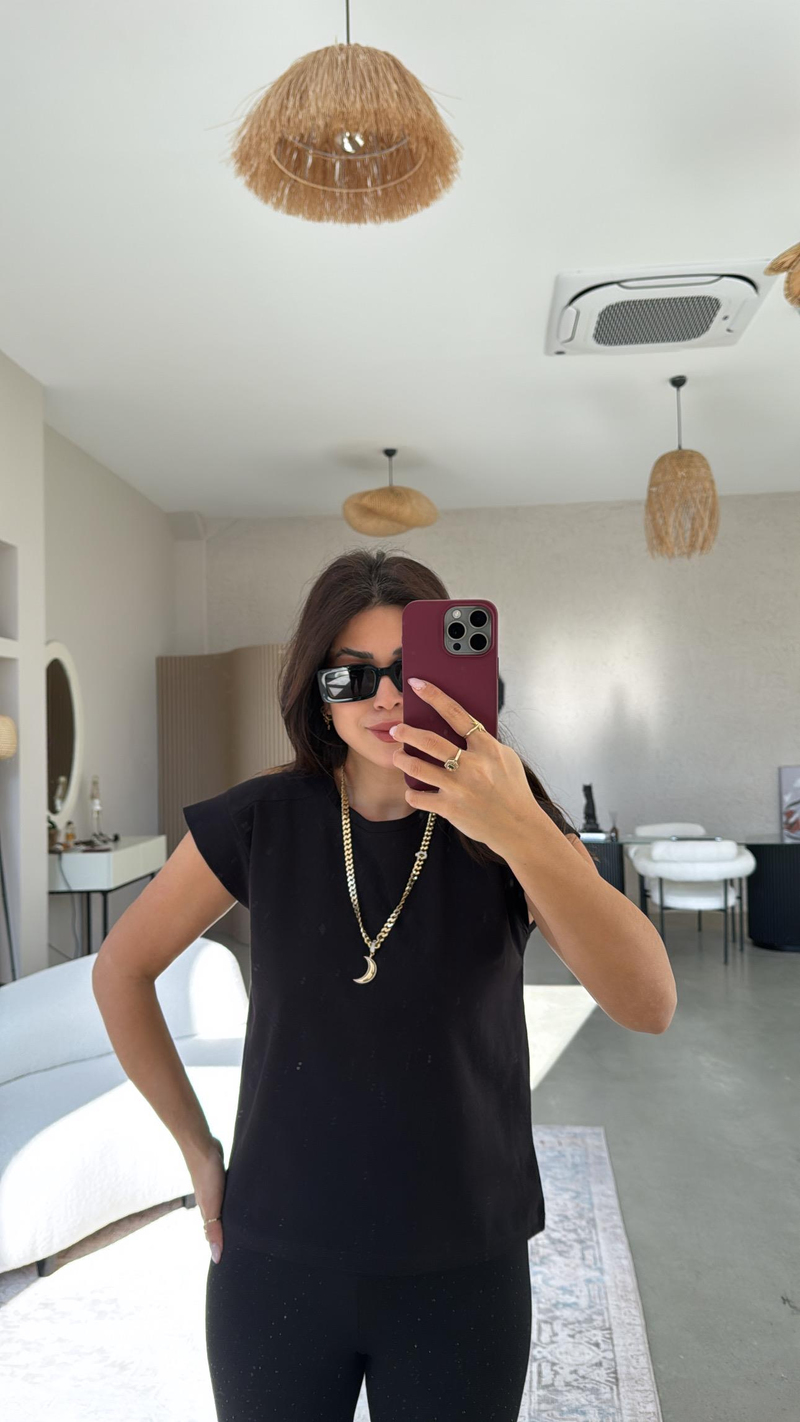 Siyah Omuz Detaylı Tshirt