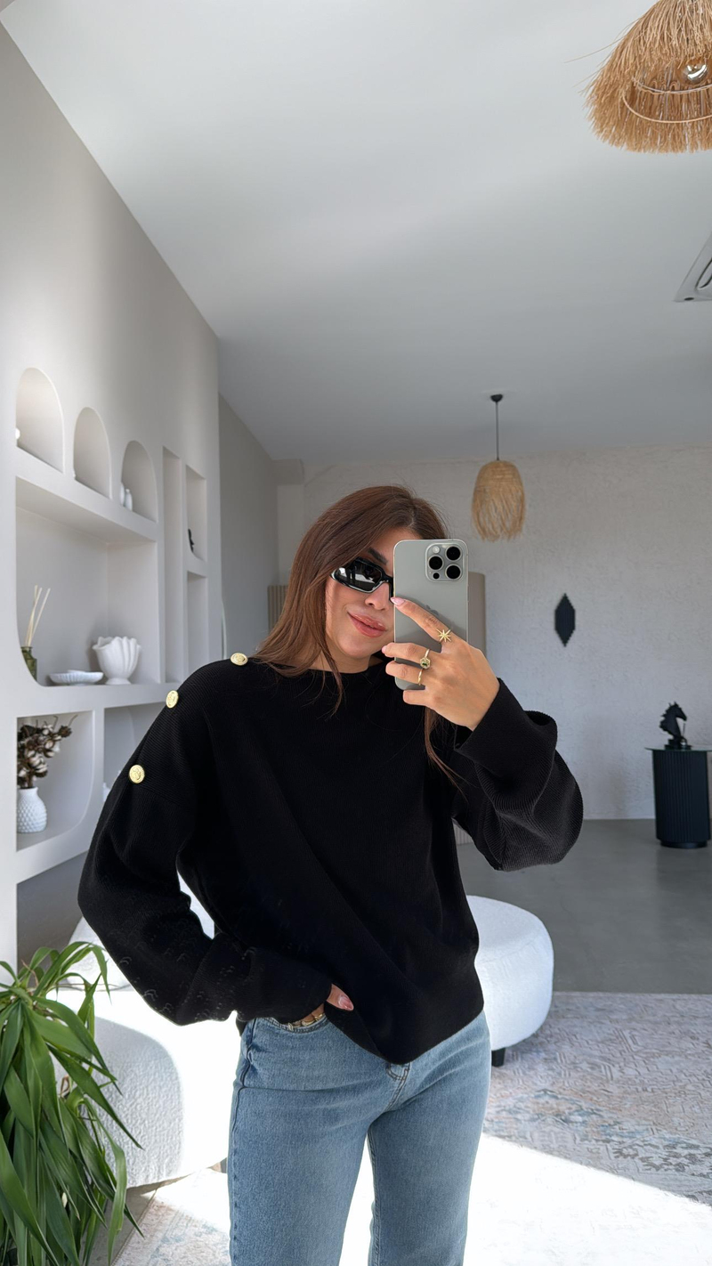 Siyah Omzu Gold Düğme Detaylı Triko