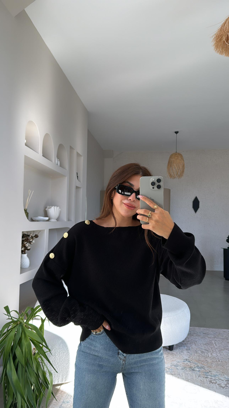 Siyah Omzu Gold Düğme Detaylı Triko