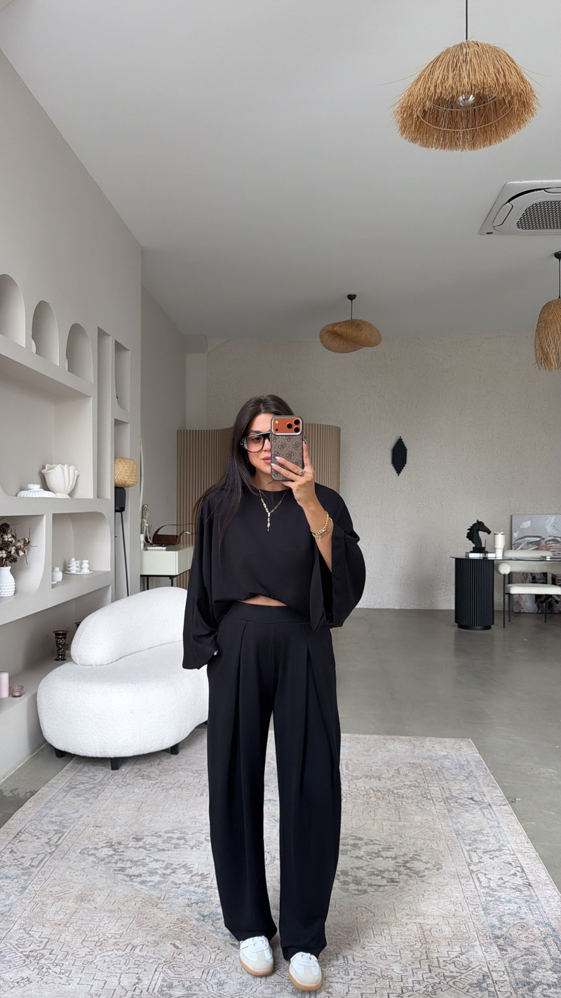 Siyah Ön Pile Detaylı Oys Model Takım