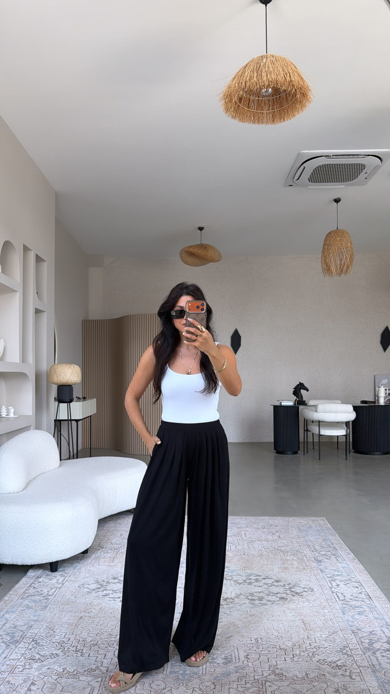 Siyah Önden Pileli Oys Model Dökümlü Pantolon