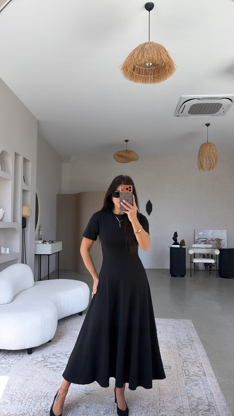 Siyah Parçalı Massi Model Elbise