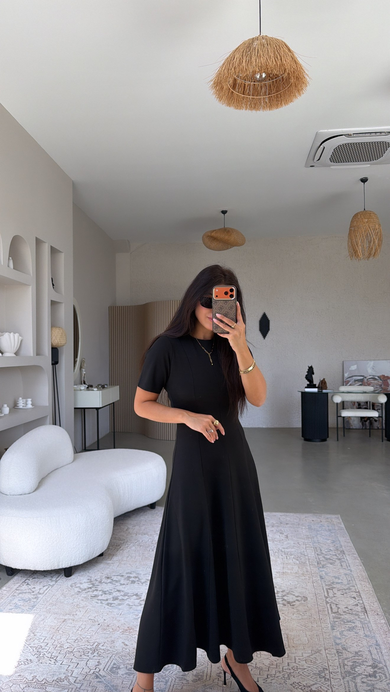 Siyah Parçalı Massi Model Elbise