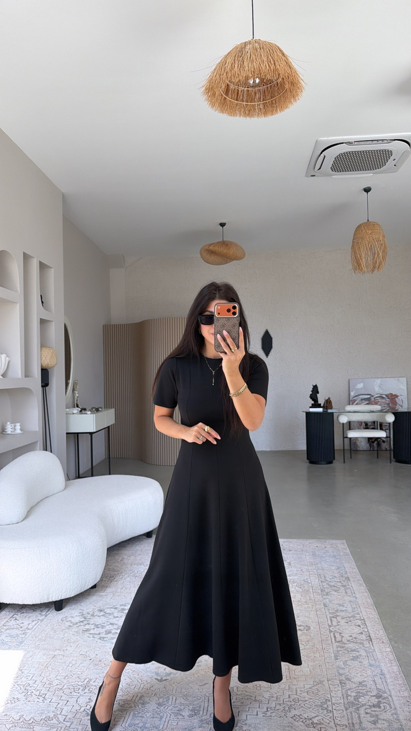 Siyah Parçalı Massi Model Elbise