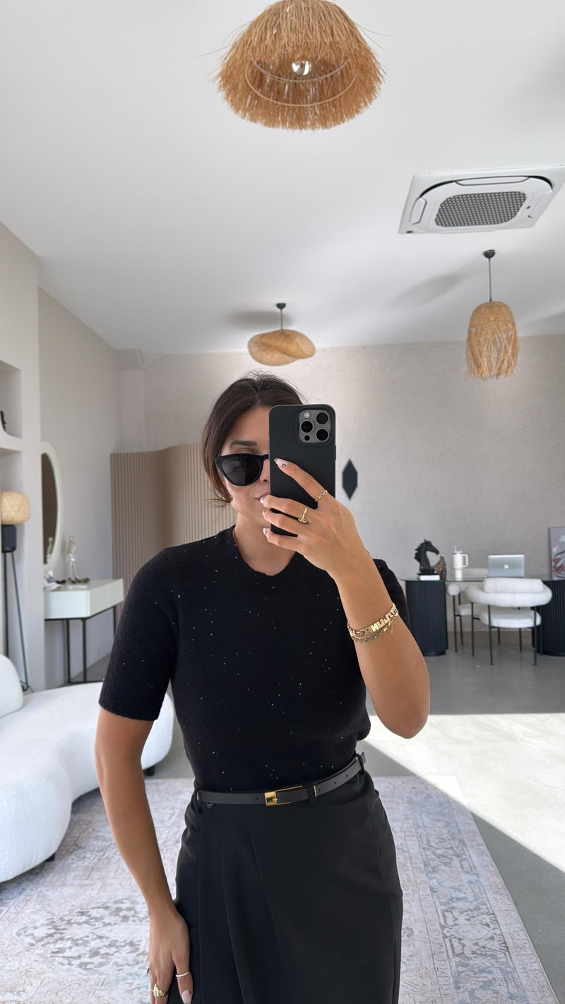 Siyah Payet Yansımalı Yumuşak Kısa Kol Triko Bluz