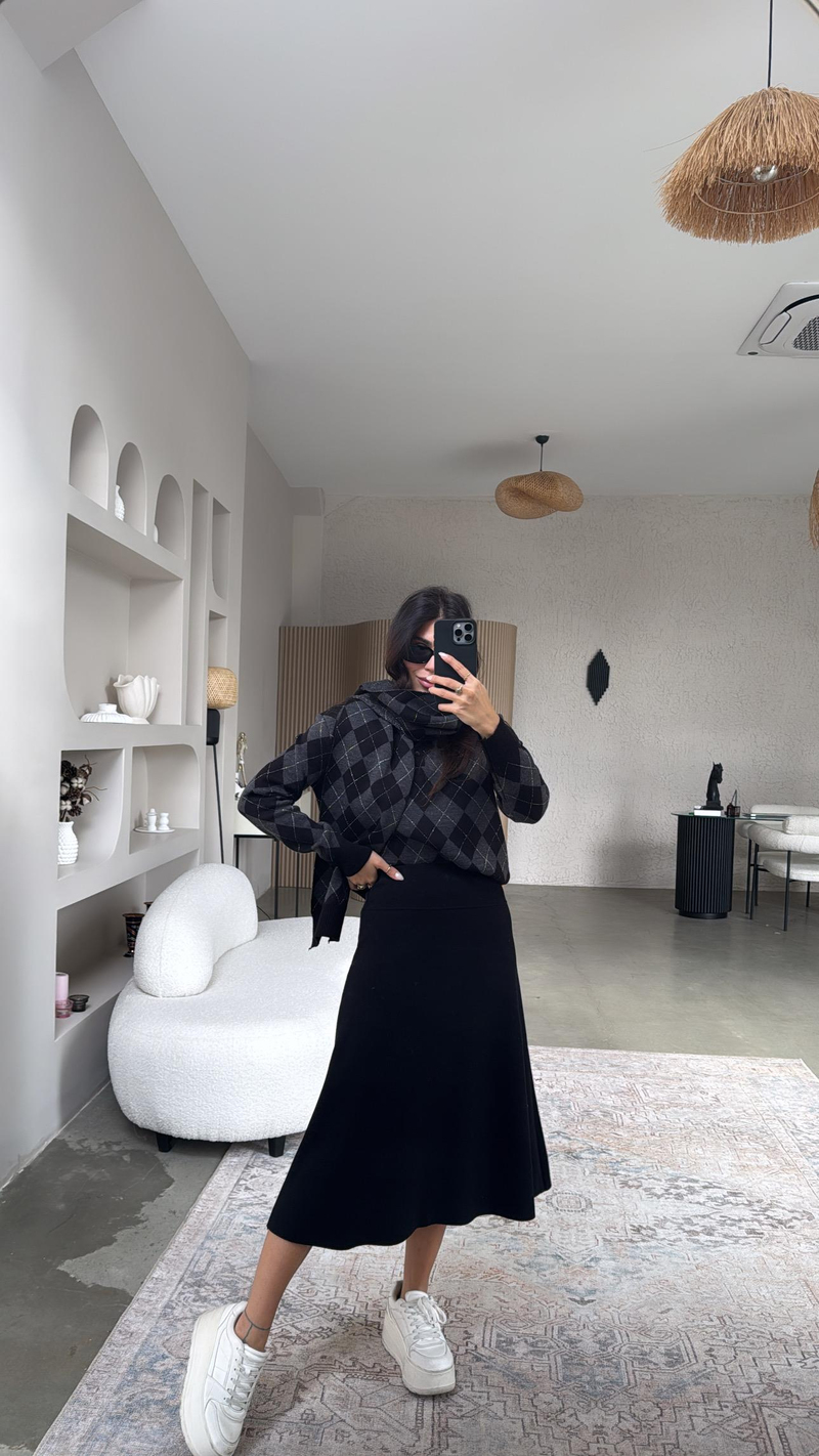 Siyah Selanik Triko Basic Etek