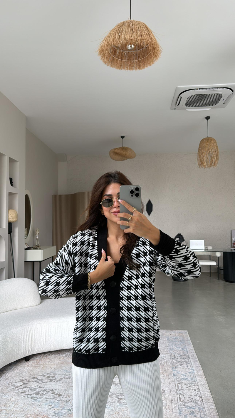 Siyah Şeritli Kazayağı Hırka