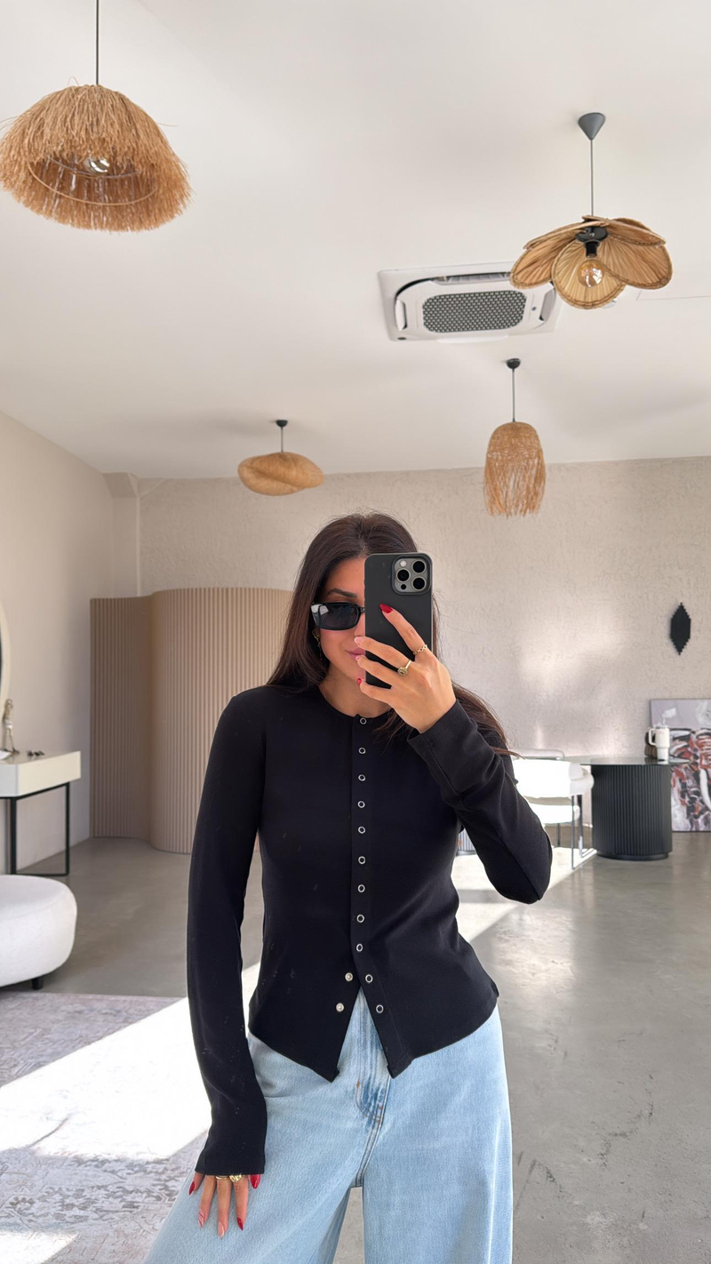 Siyah Tam Boy Çıtçıt Modal Bluz