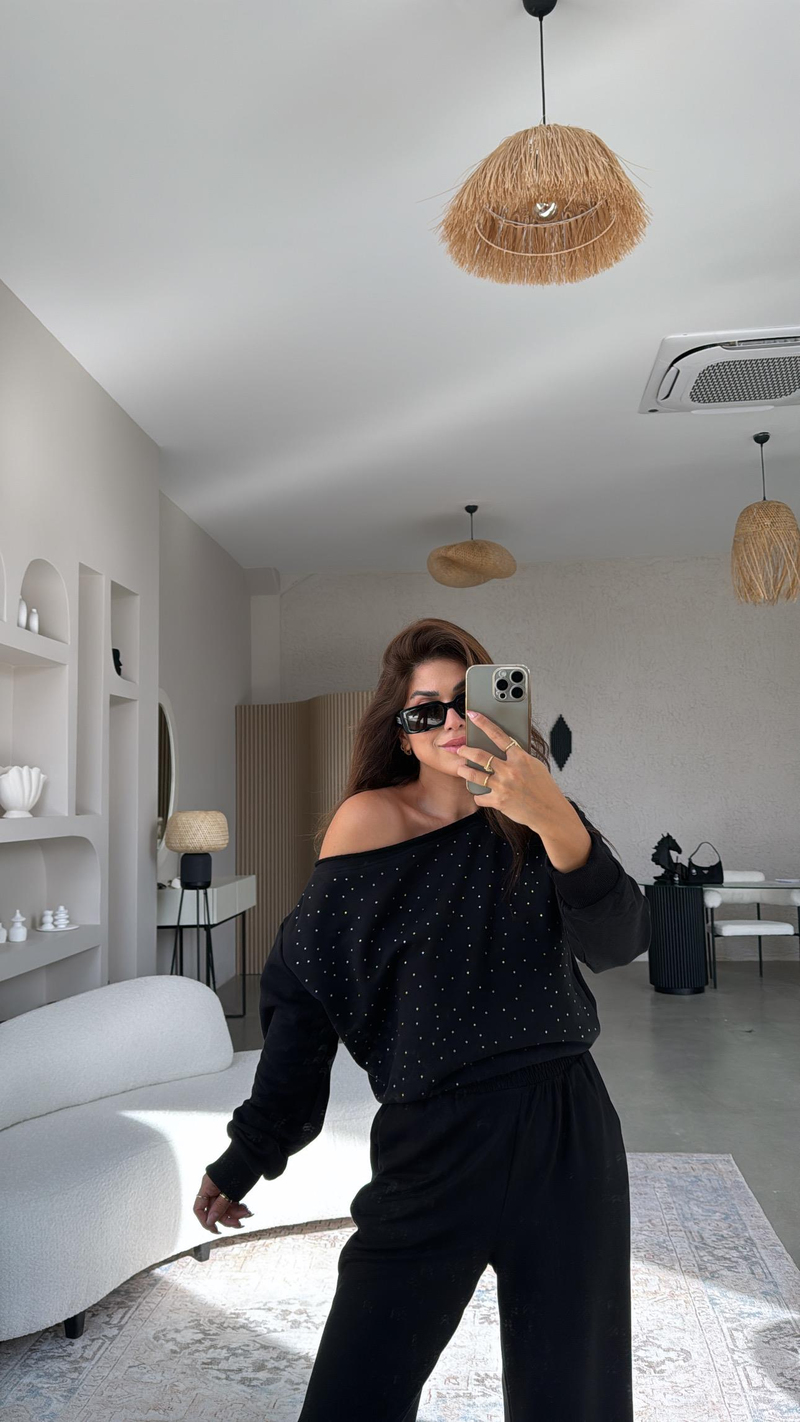 Siyah Taşlı Omzu Düşük Sweatshirt