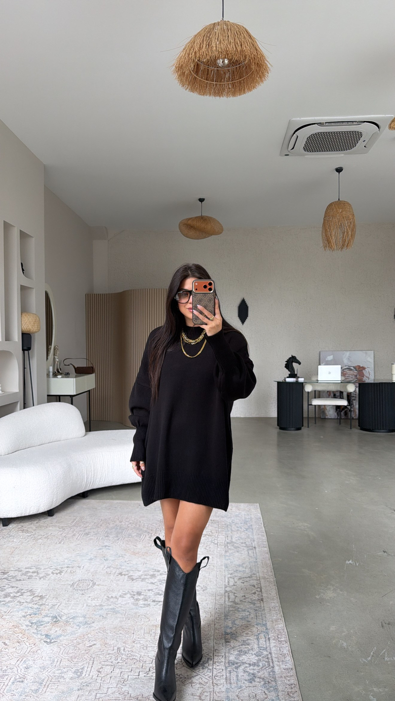 Siyah Uzun Oversize Yanları Yırtmaçlı Triko