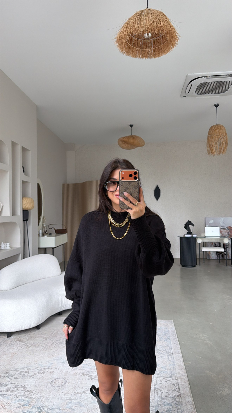 Siyah Uzun Oversize Yanları Yırtmaçlı Triko