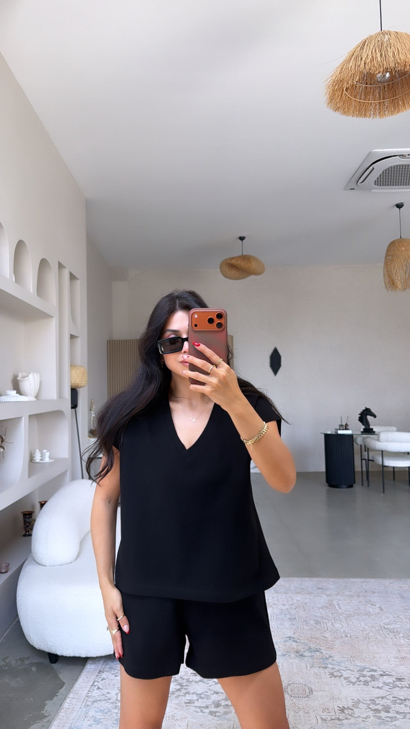 Siyah V Yaka Şort Basic Takım