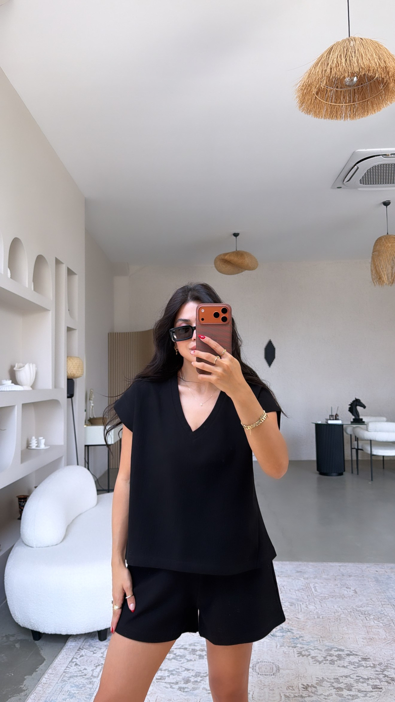 Siyah V Yaka Şort Basic Takım