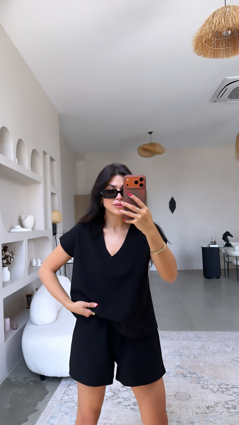 Siyah V Yaka Şort Basic Takım