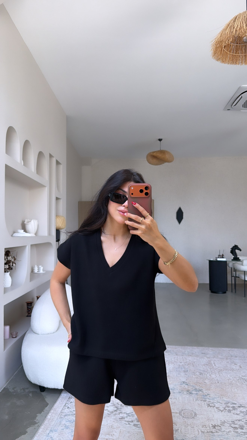Siyah V Yaka Şort Basic Takım
