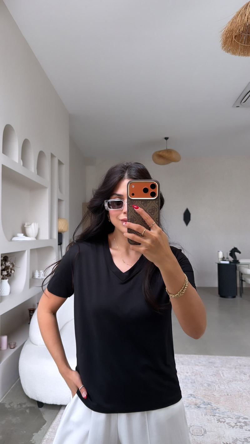 Siyah V Yaka Viskon Basic Tshirt